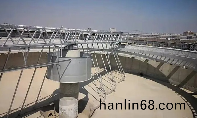 ZQXN型週邊傳動全橋虹吸式(shi)吸泥(ni)機